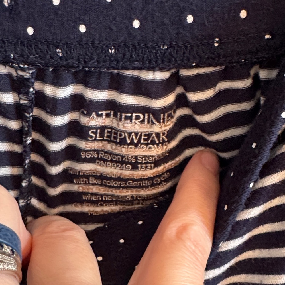 Catherines Navy and White Striped Sleep set size 18/20 - Picture 4 of 4